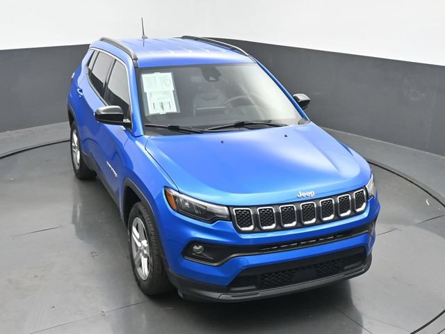 Used 2024 Jeep Compass Latitude AWD/4WD image 43