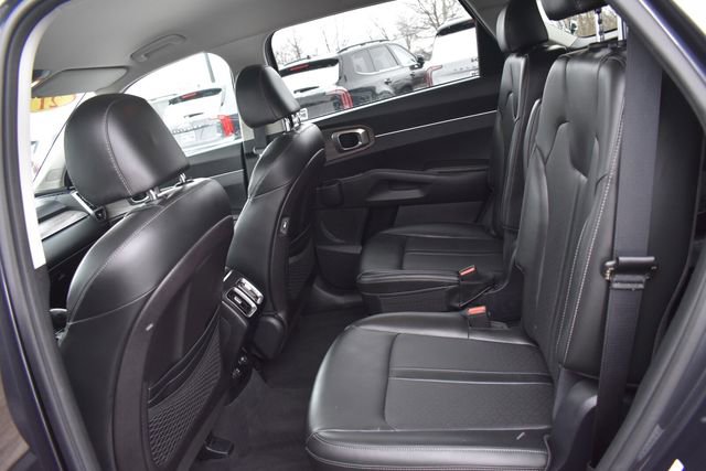 Used 2021 Kia Sorento EX image 18