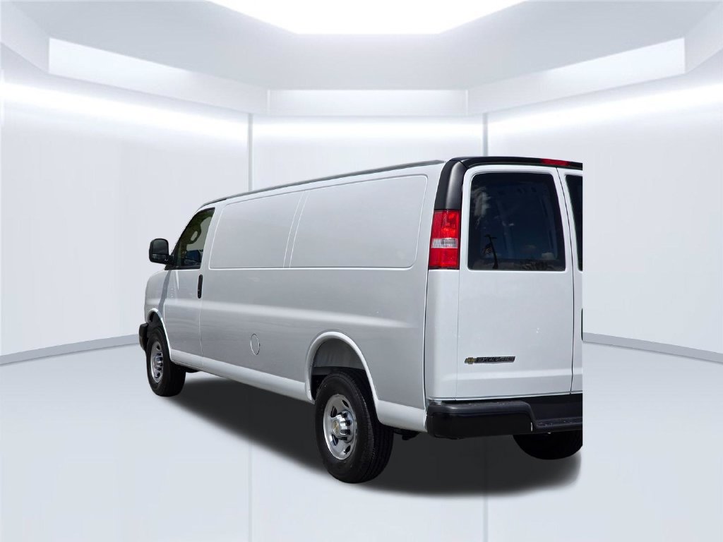 New 2026 Chevrolet Express 2500 w/ Communications Package RWD image 41