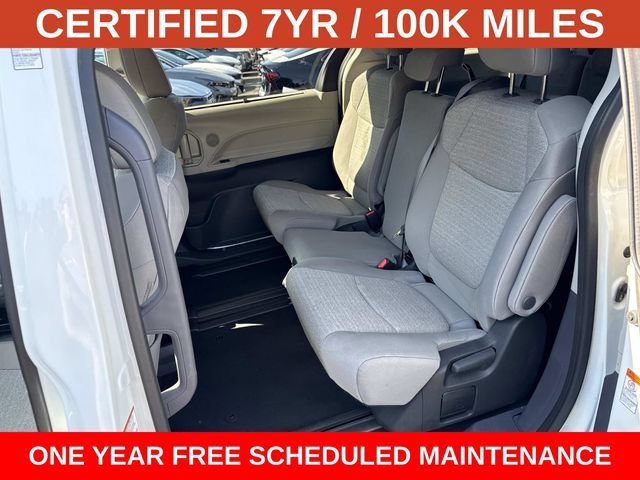 Used 2024 Toyota Sienna LE FWD image 16