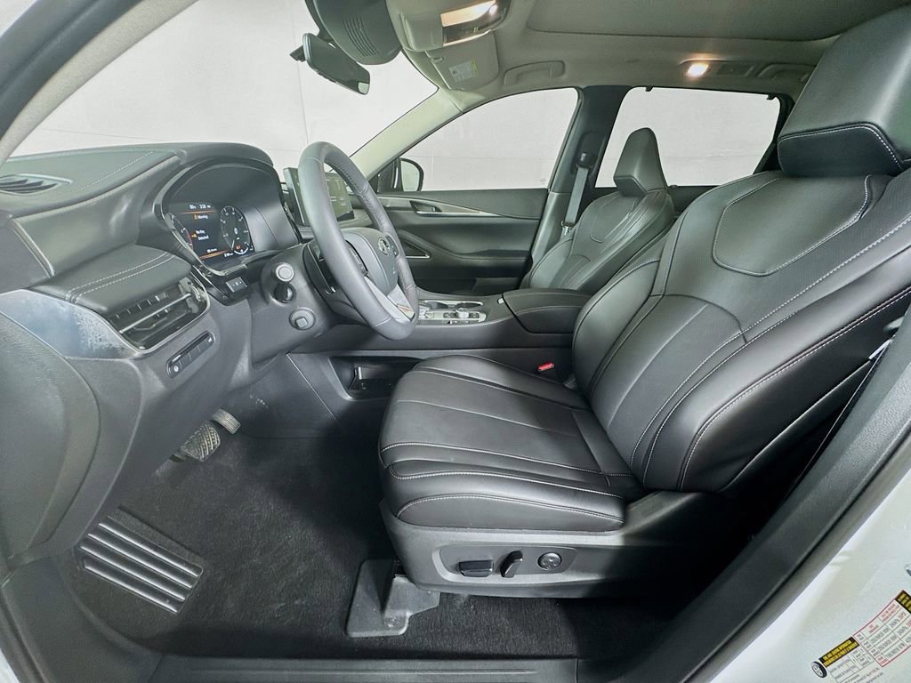 Certified 2026 INFINITI QX60 Luxe w/ Cargo Package FWD image 26