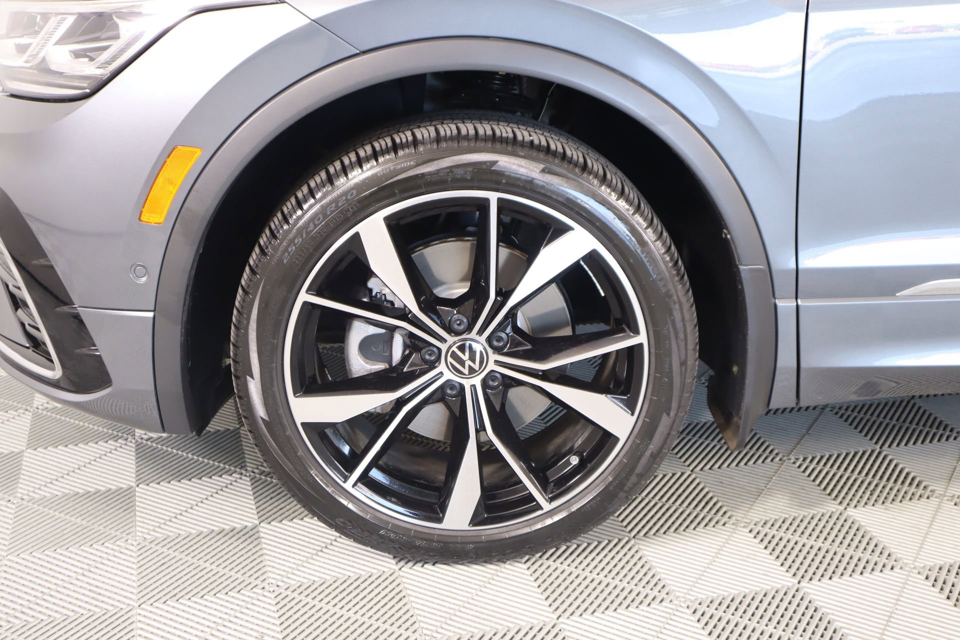 Used 2024 Volkswagen Tiguan SEL R-Line image 18