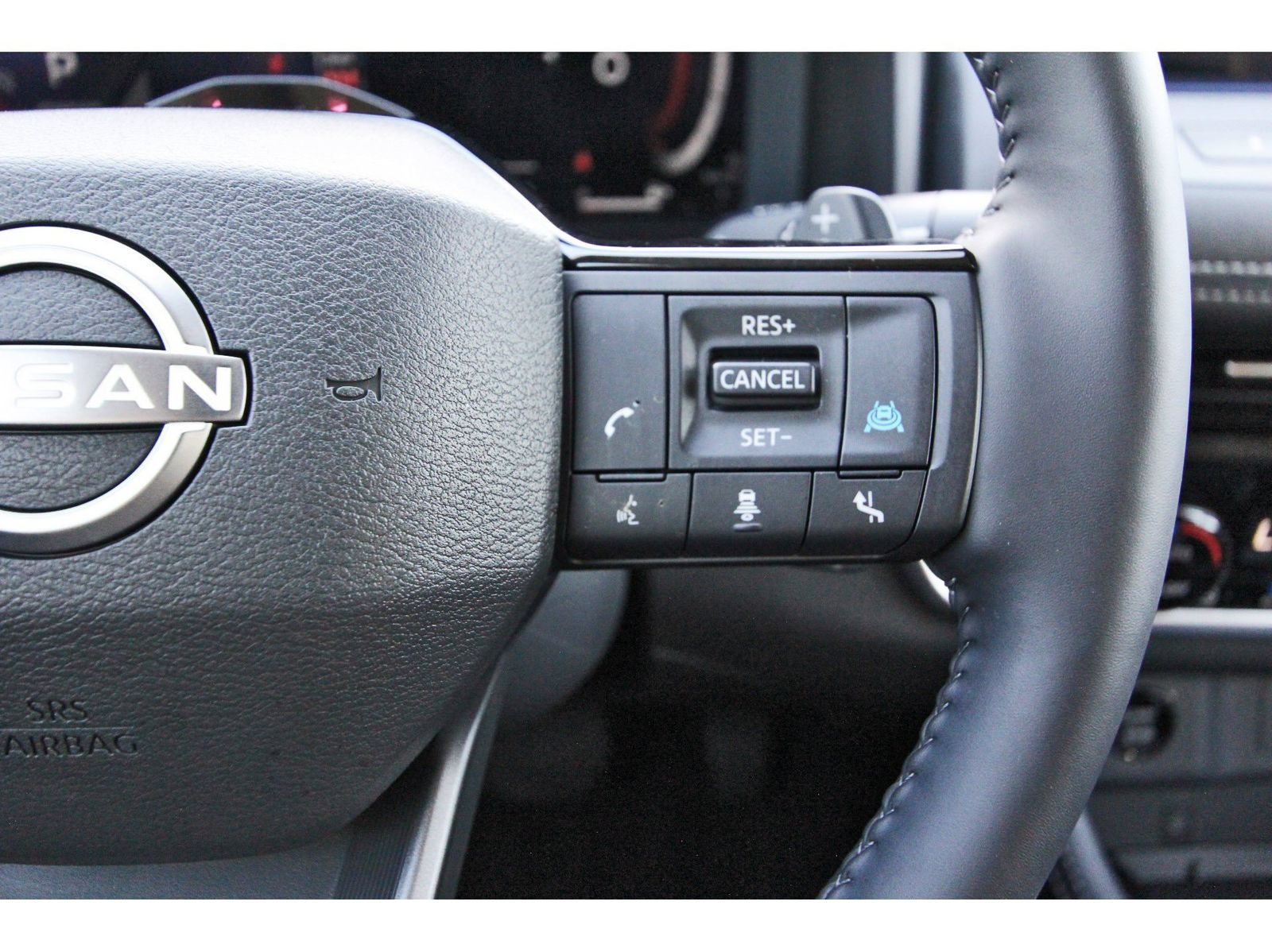 Certified 2025 Nissan Rogue Platinum w/ Tech Package FWD image 19