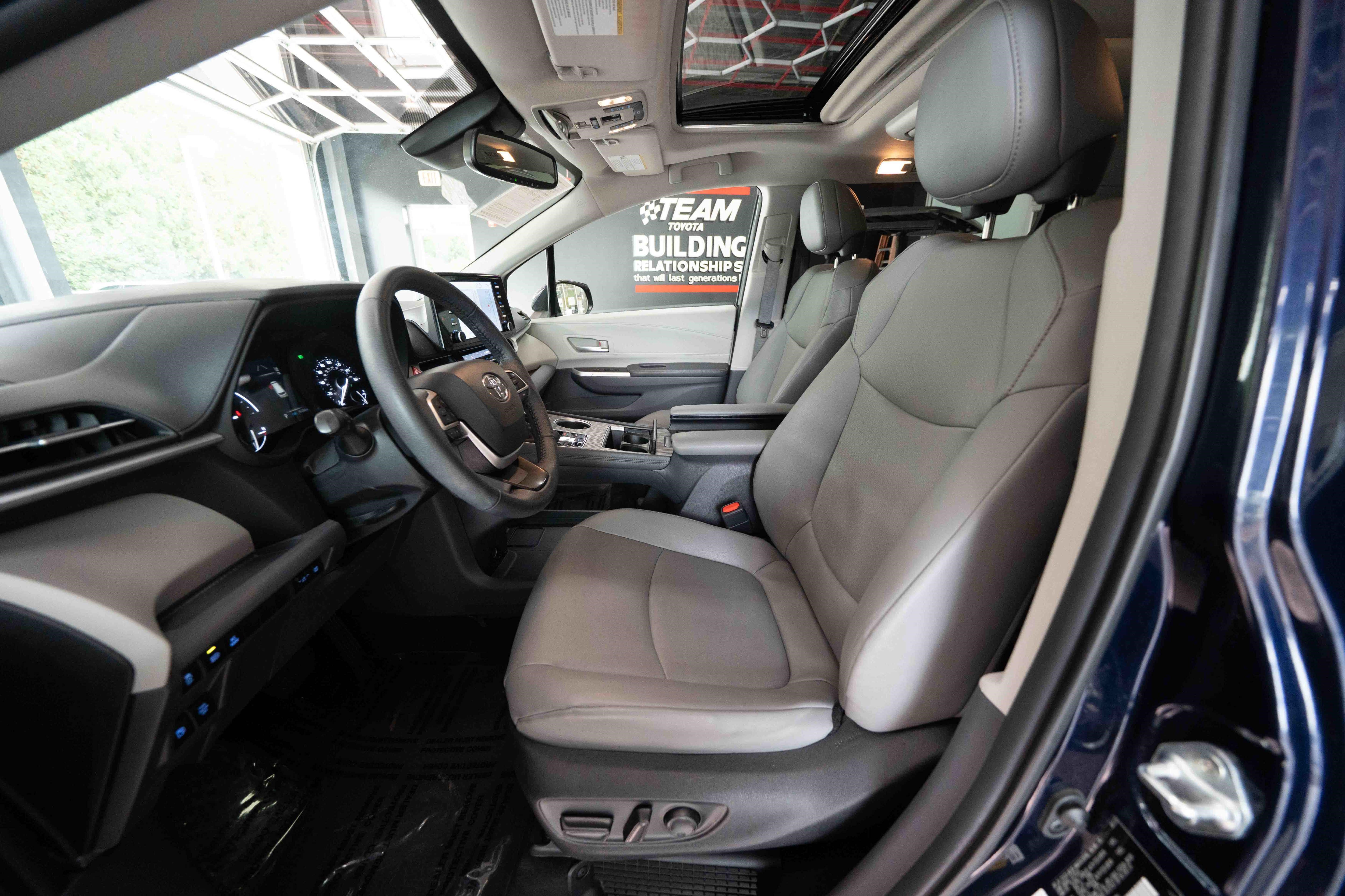 Certified 2023 Toyota Sienna XLE w/ XLE Plus Package AWD/4WD image 9