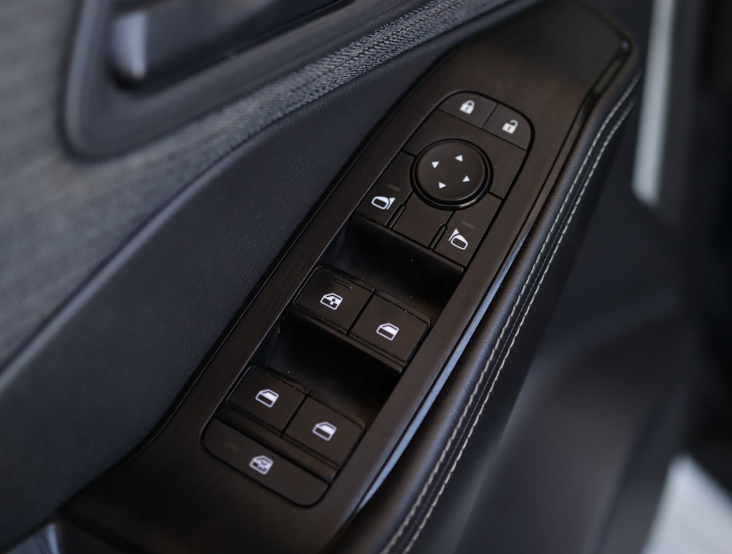 Used 2022 Nissan Rogue S image 22