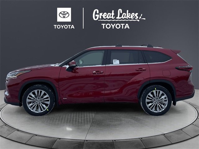 New 2026 Toyota Highlander Platinum image 2