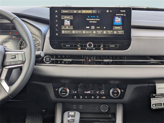 New 2025 Mitsubishi Outlander SE image 16