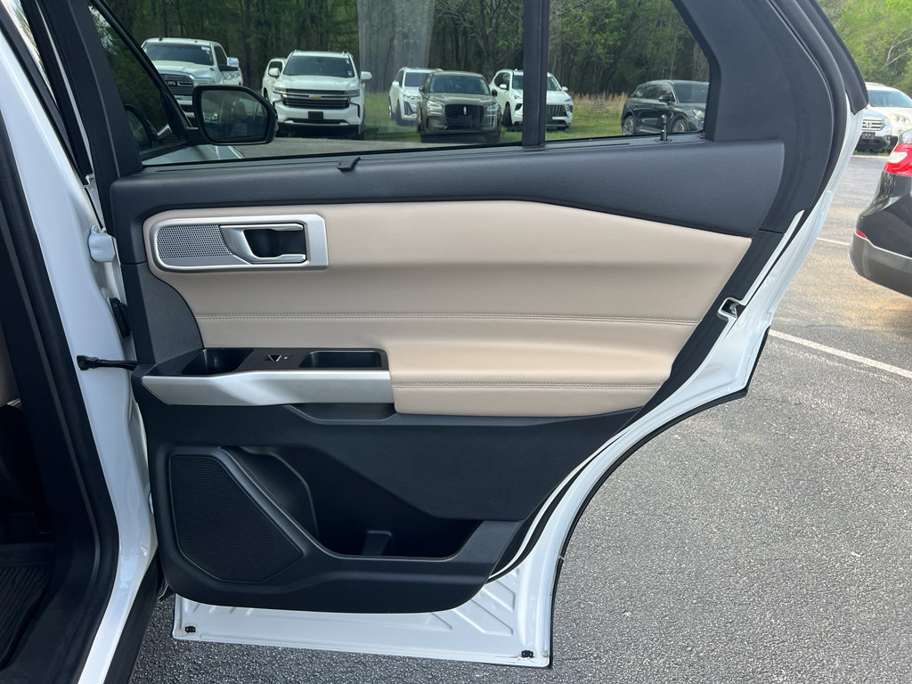 Used 2022 Ford Explorer Limited w/ Equipment Group 301A image 27