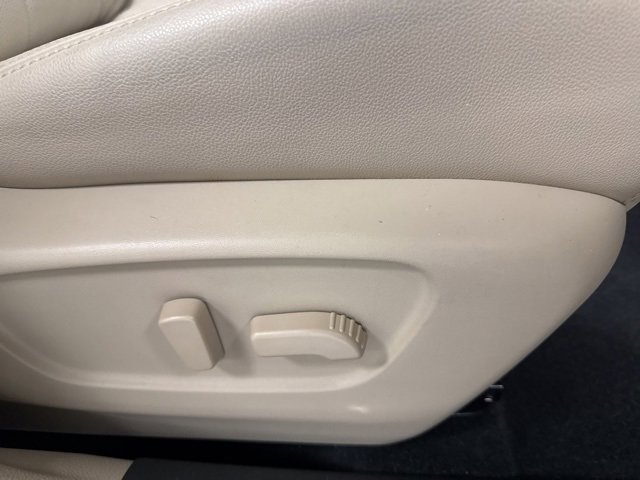 Used 2019 Nissan Rogue SL w/ Premium Package image 10