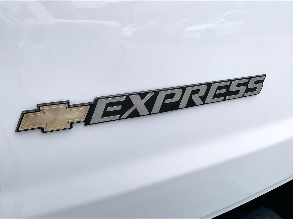 Used 2025 Chevrolet Express 3500 LT w/ LT Preferred Equipment Group RWD image 27