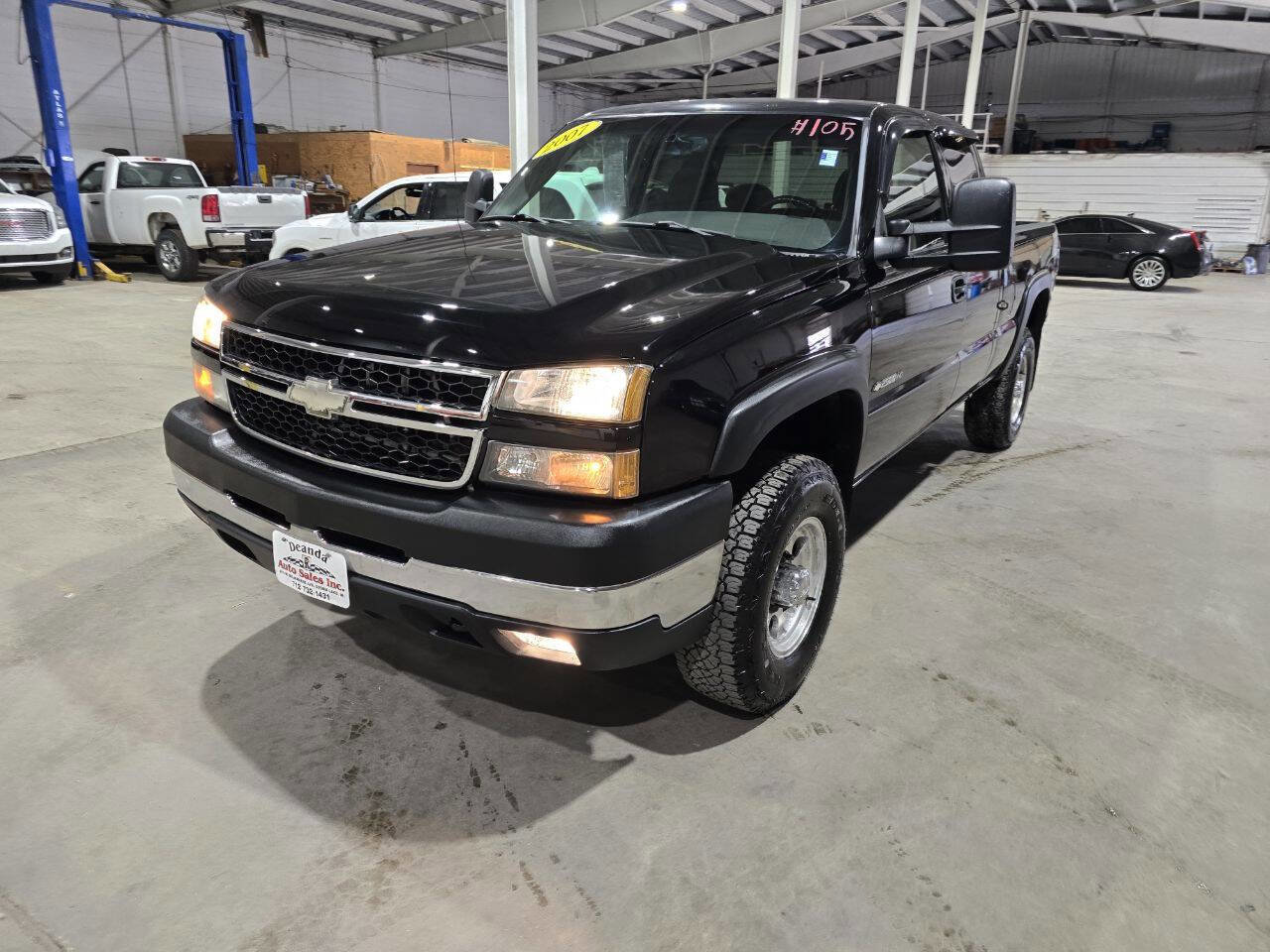 Used 2007 Chevrolet Silverado 2500 LT w/ Snow Plow Prep Package image 3