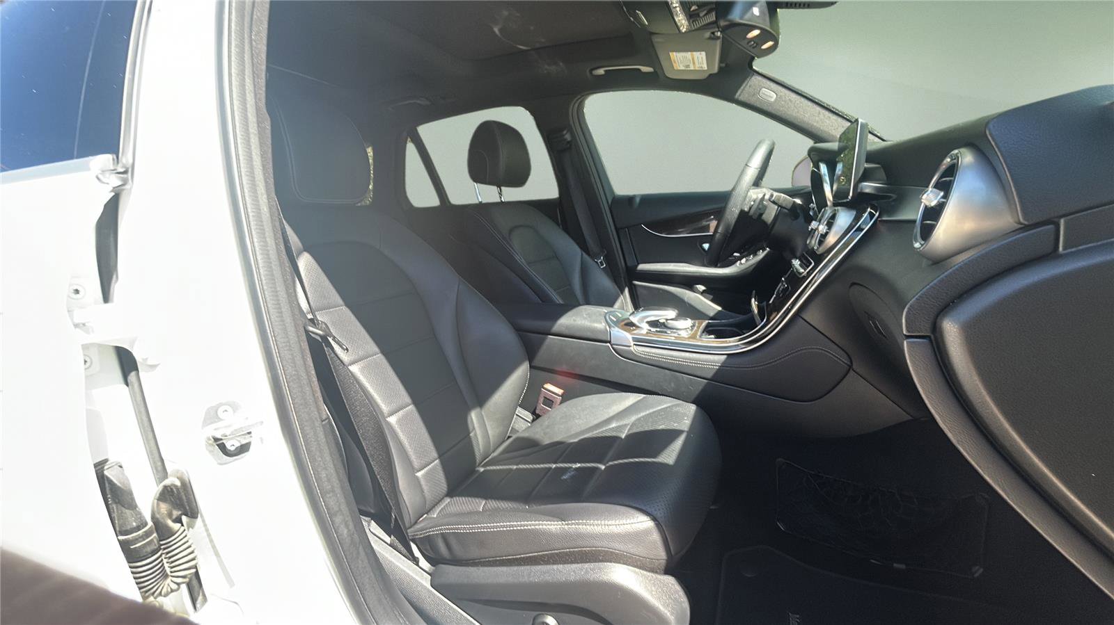 Used 2019 Mercedes-Benz GLC 300 image 11