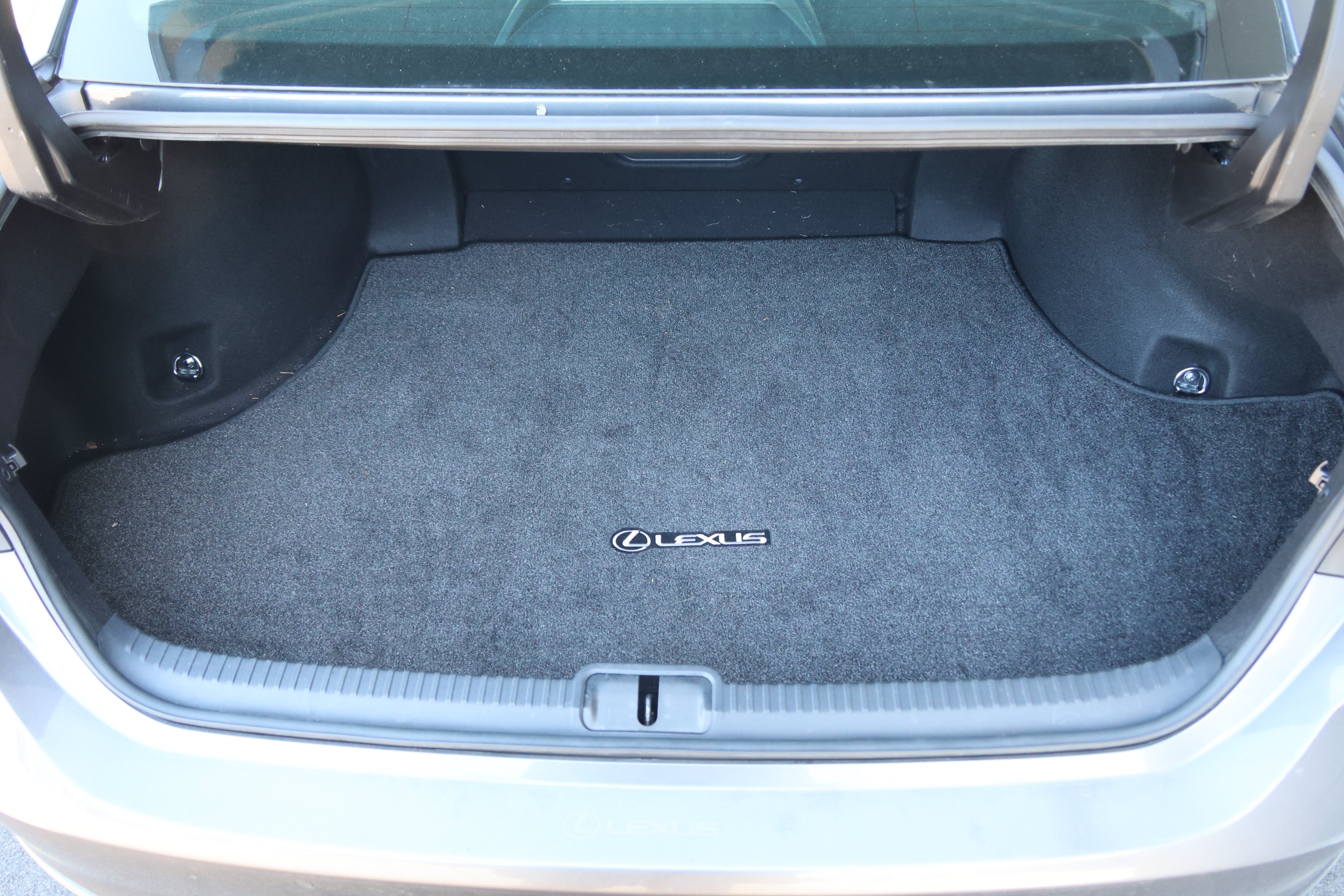 Used 2020 Lexus ES 300h w/ Premium Package FWD image 34