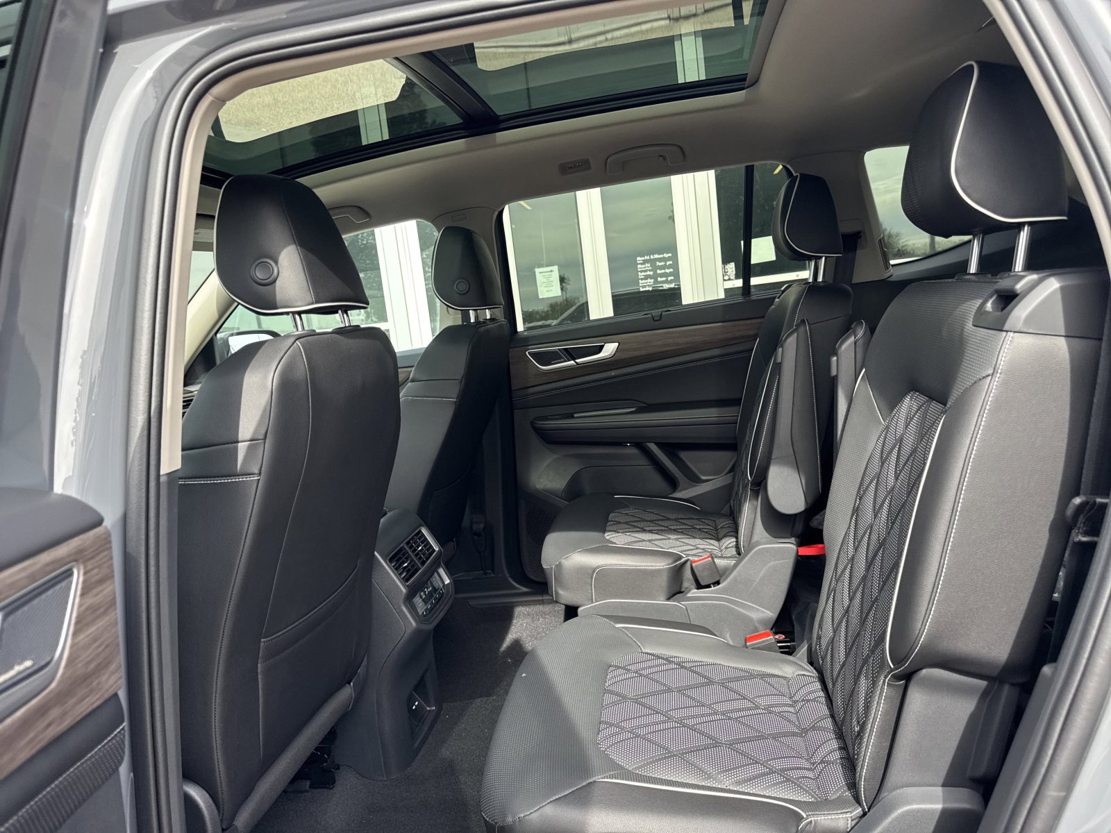 New 2026 Volkswagen Atlas SEL Premium R-Line image 19