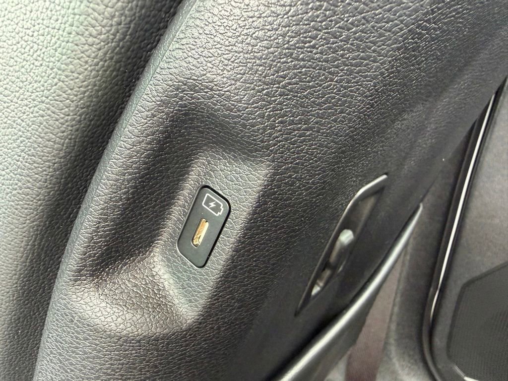 Used 2025 Kia Sportage EX FWD image 11