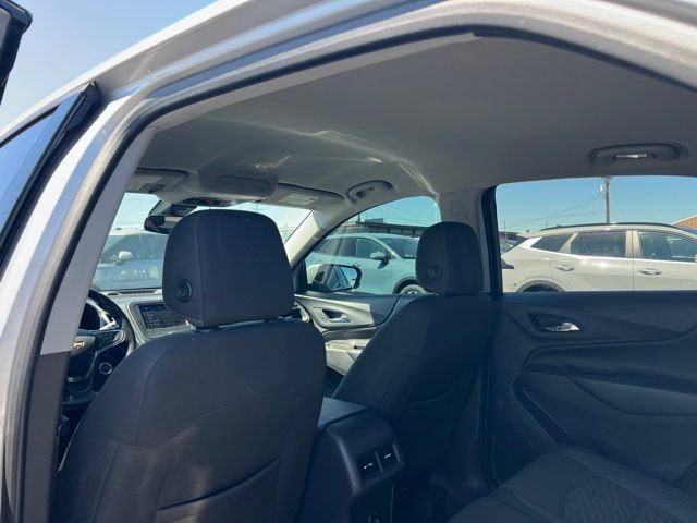 Used 2020 Chevrolet Equinox LT w/ Driver Convenience Package FWD image 9
