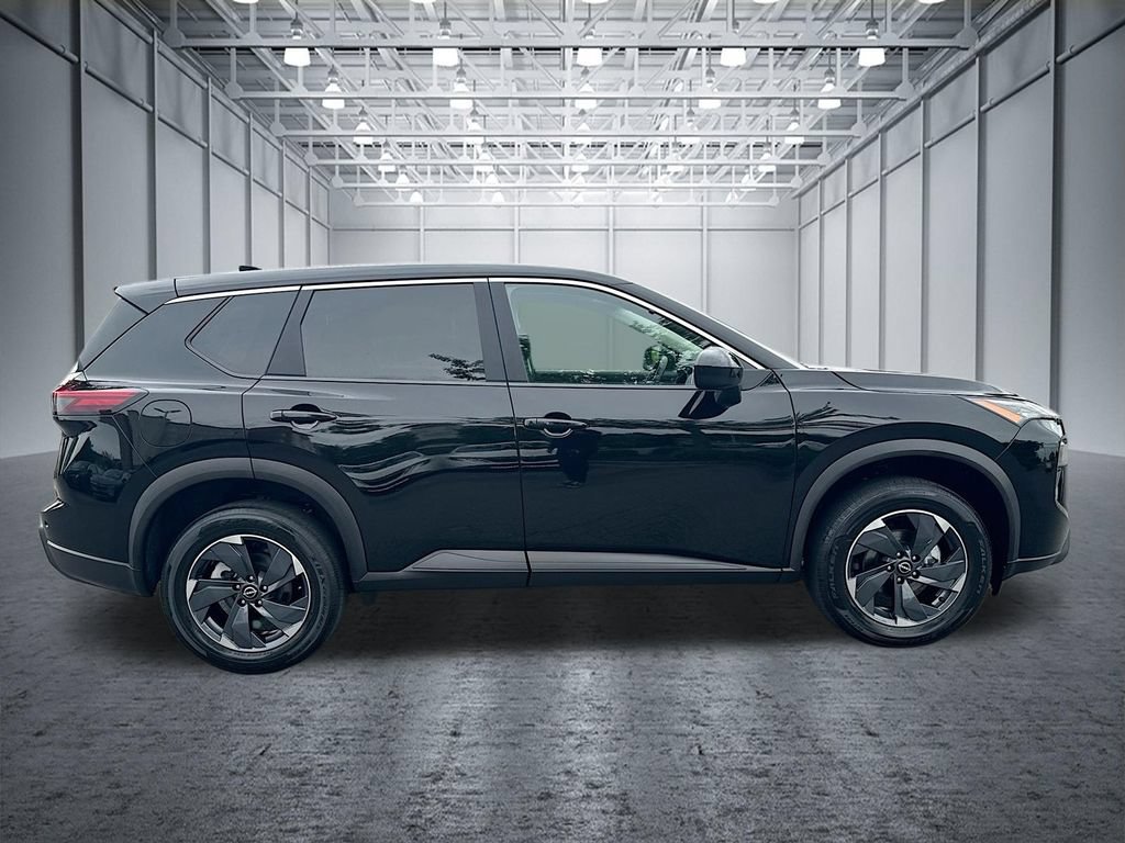 Certified 2025 Nissan Rogue SV FWD image 10