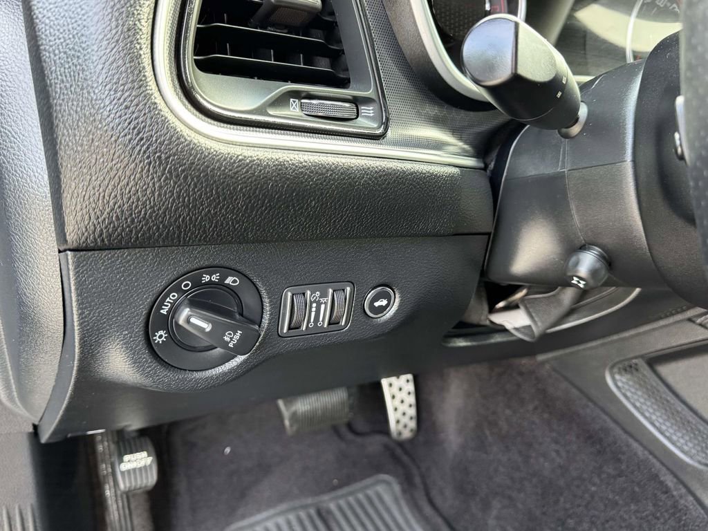 Used 2018 Dodge Challenger R/T Scat Pack w/ Leather Interior Group image 9