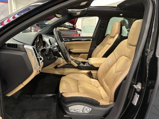 Used 2018 Porsche Cayenne Platinum Edition AWD/4WD image 30