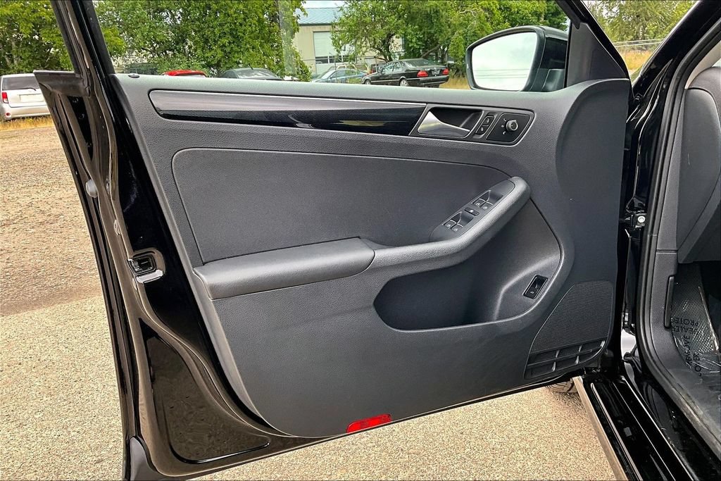 Used 2016 Volkswagen Jetta SEL FWD image 22