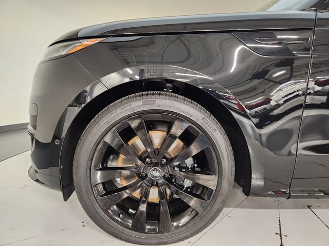 Used 2025 Land Rover Range Rover Sport Dynamic SE image 11