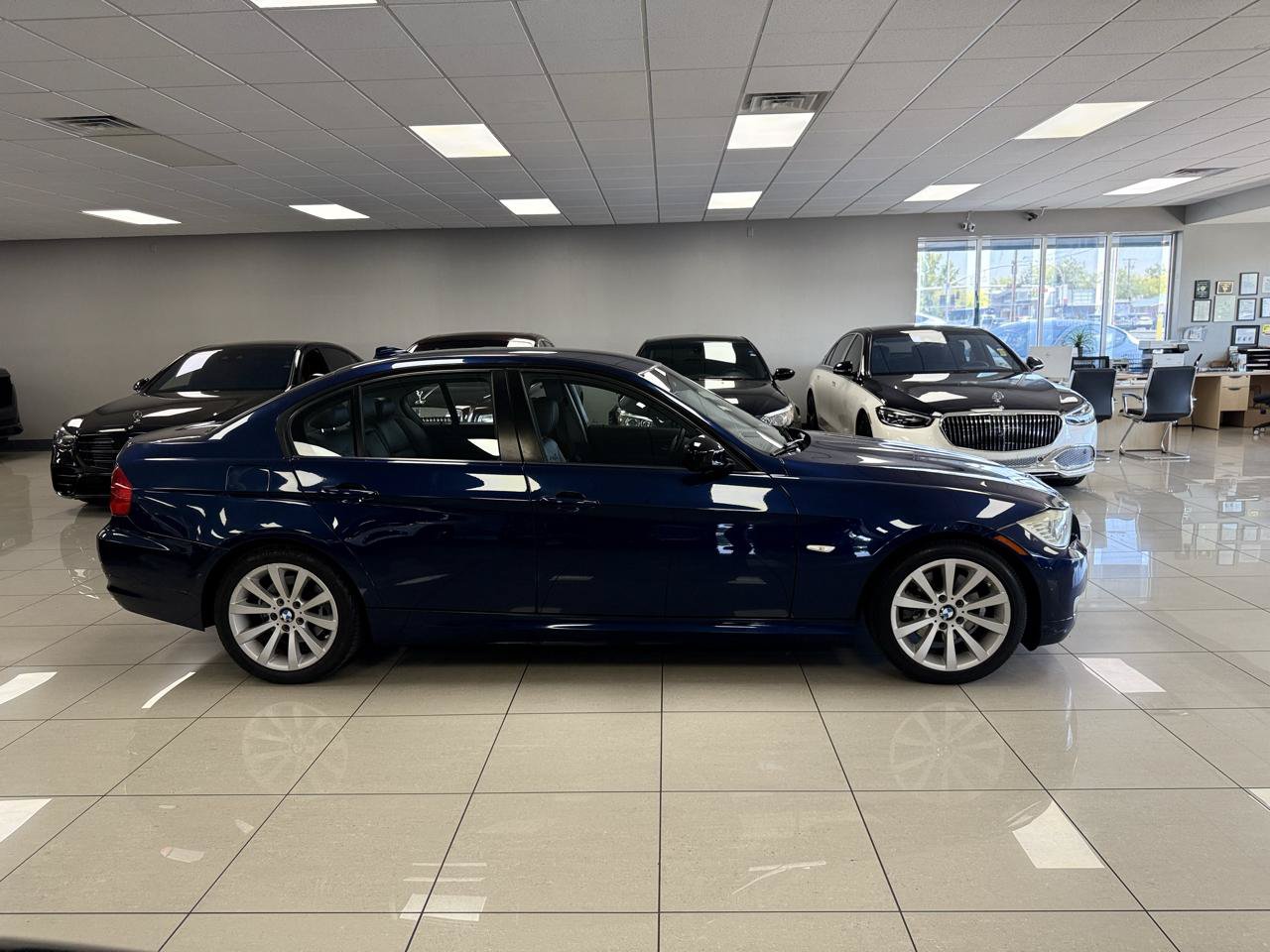 Used 2011 BMW 328i Sedan RWD image 3