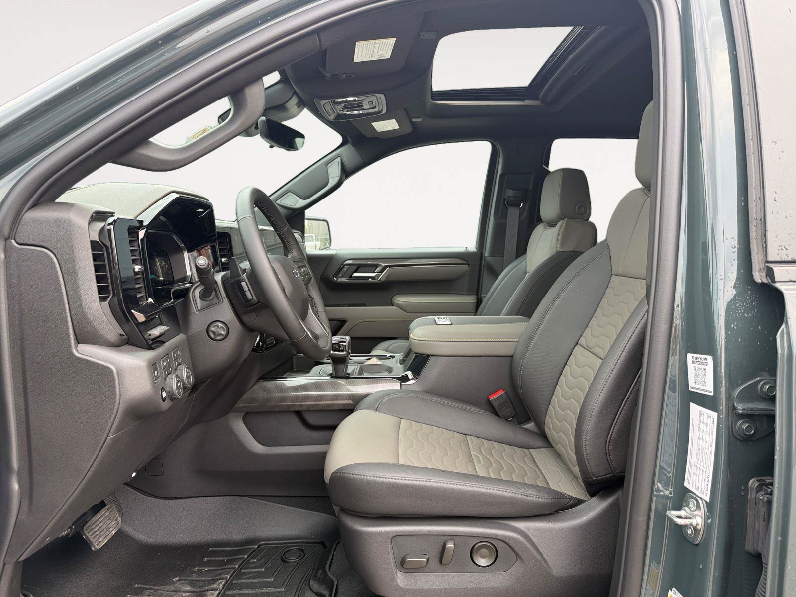 New 2026 Chevrolet Silverado 1500 ZR2 w/ Dark Appearance Package AWD/4WD image 10