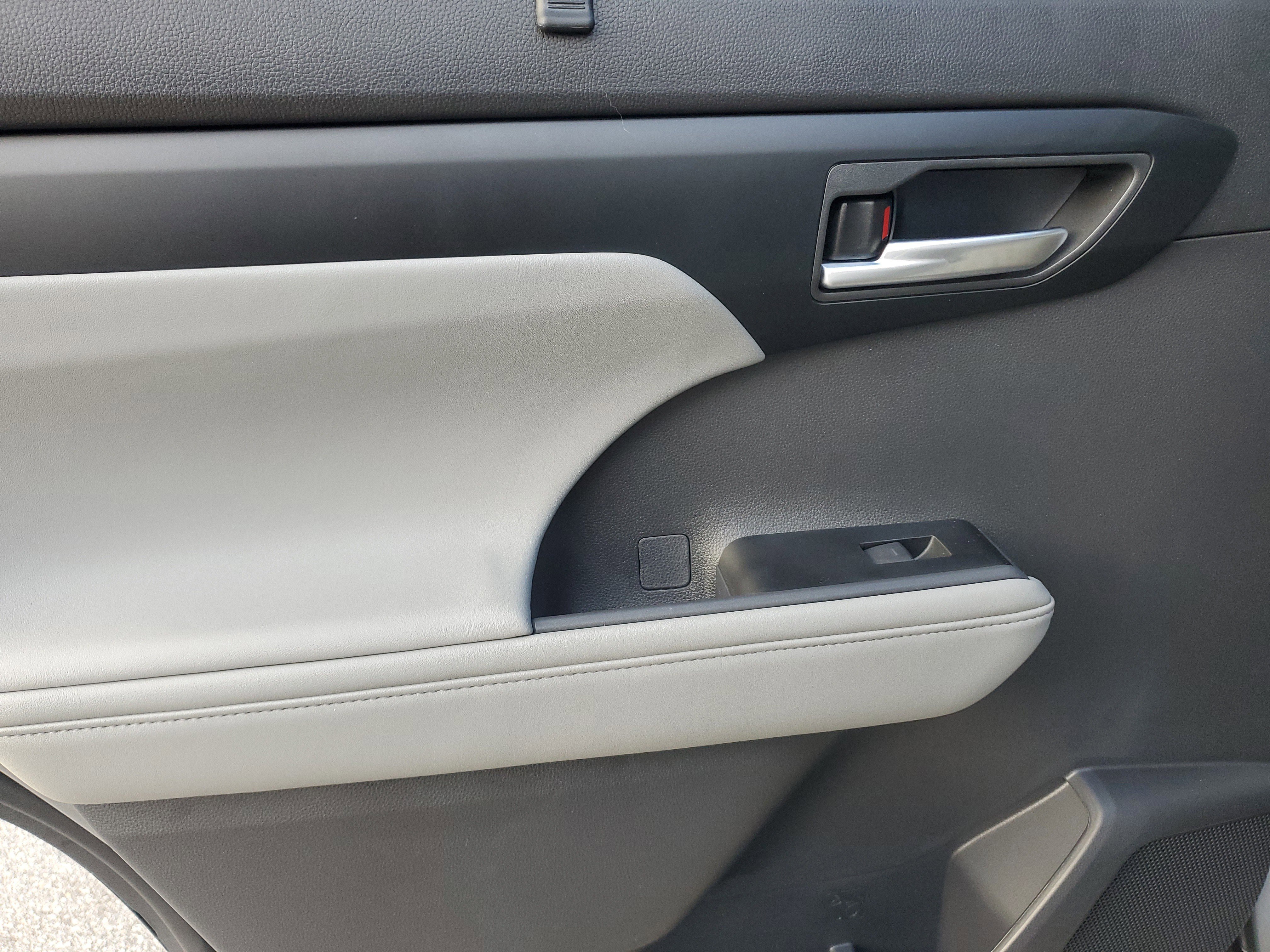 New 2026 Toyota Highlander XLE image 15