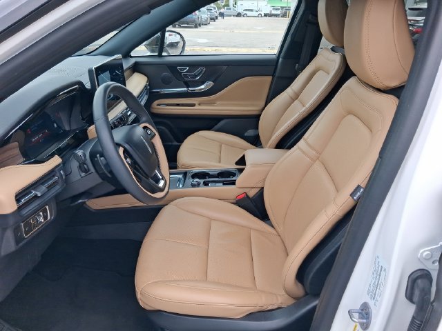 Used 2023 Lincoln Corsair Reserve FWD image 12