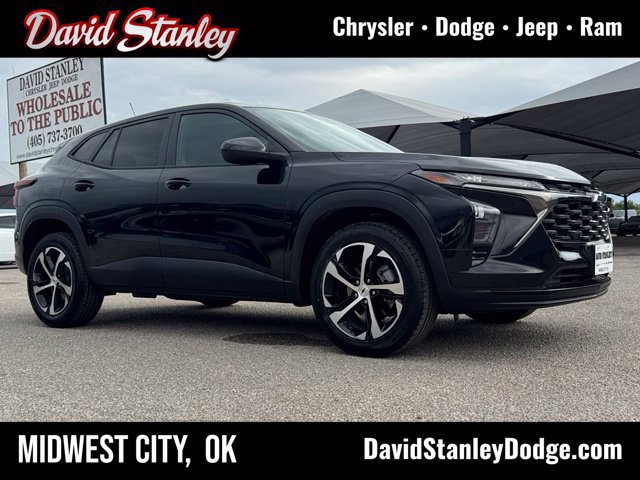 Used 2026 Chevrolet Trax RS FWD image 1