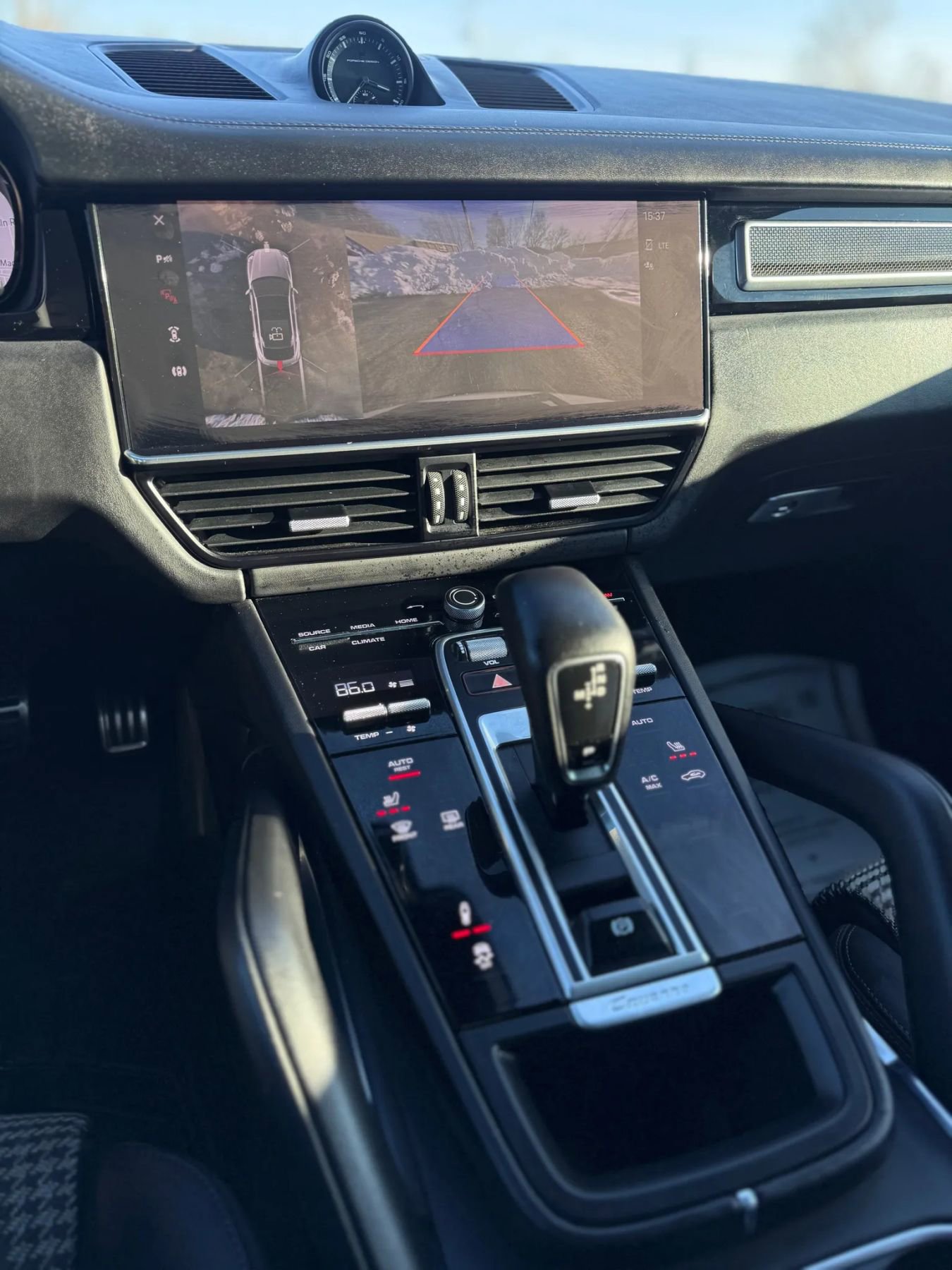 Used 2022 Porsche Cayenne Turbo image 27