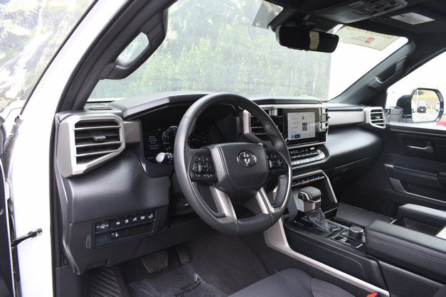 Certified 2025 Toyota Sequoia SR5 AWD/4WD image 14