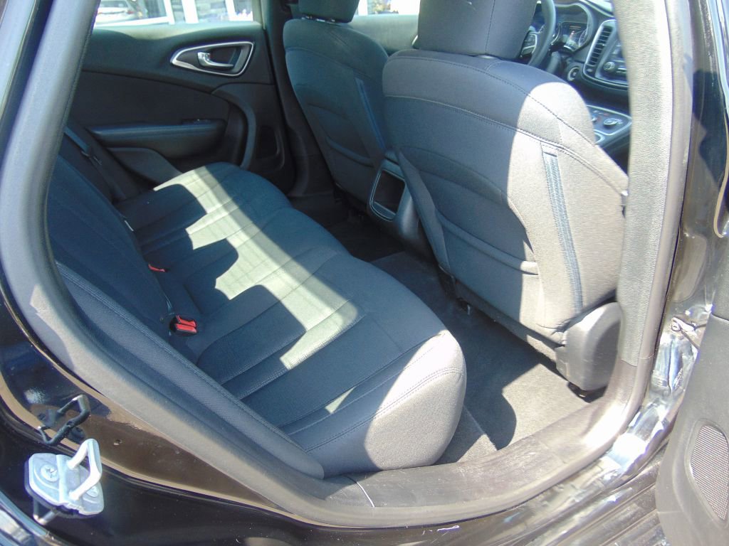 Used 2016 Chrysler 200 LX image 4