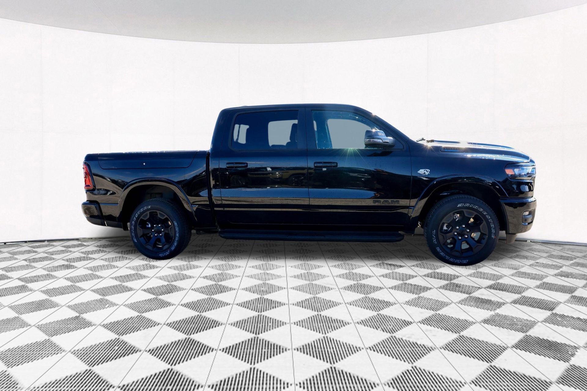 New 2026 RAM 1500 4x4 Crew Cab image 11