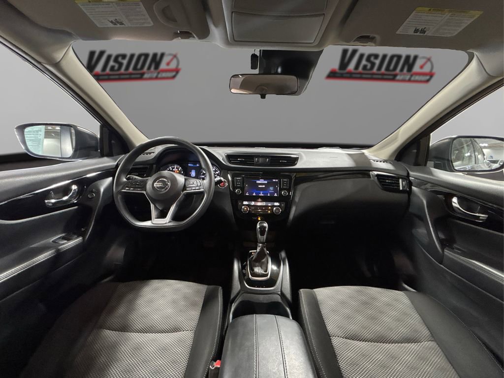 Used 2020 Nissan Rogue Sport SV image 25