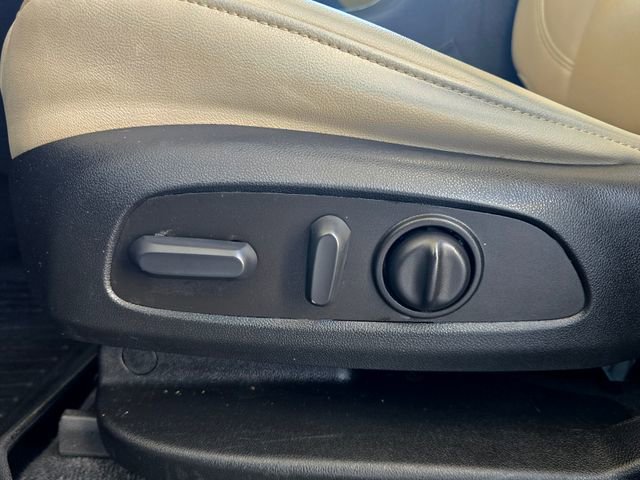 Used 2023 Chevrolet Traverse LT w/ LT Premium Package image 25