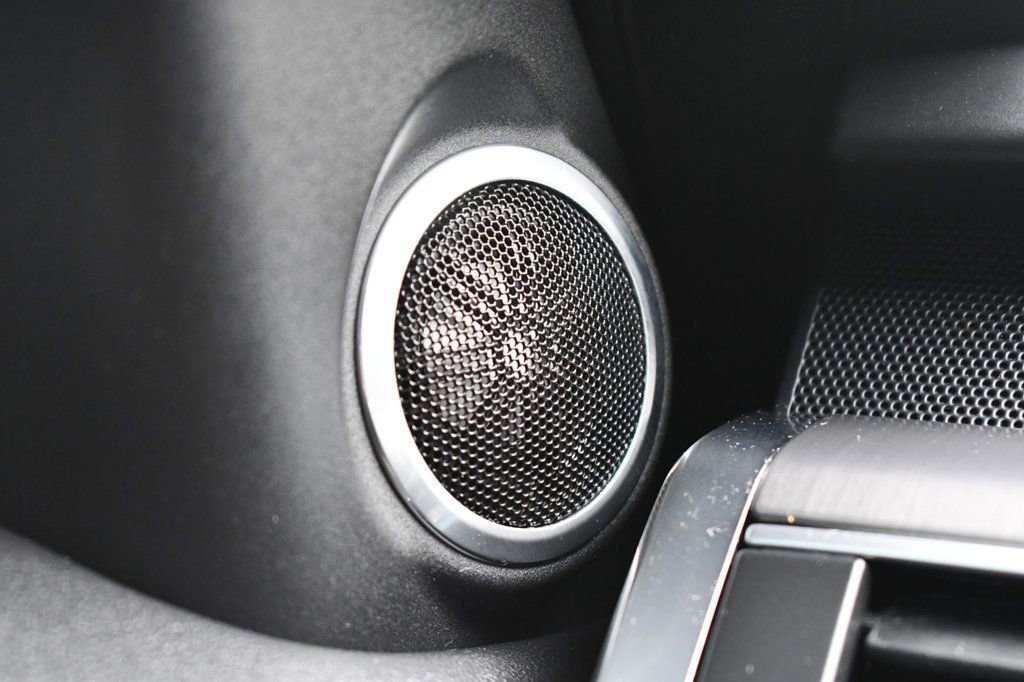 Used 2020 Land Rover Range Rover Sport SE image 41