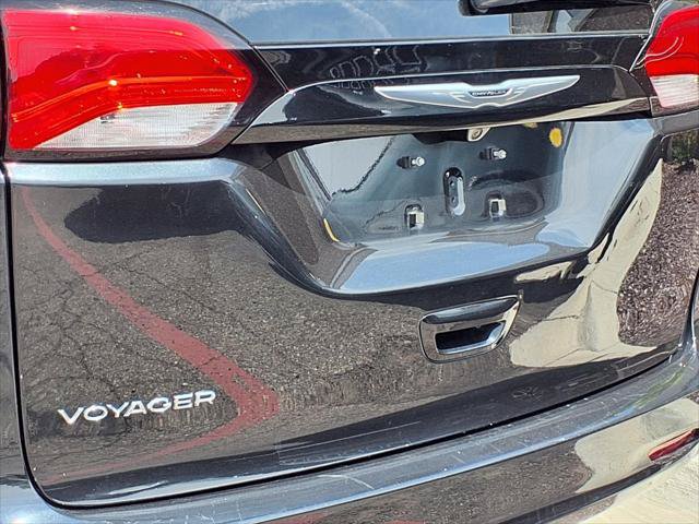 Certified 2023 Chrysler Voyager LX FWD image 23