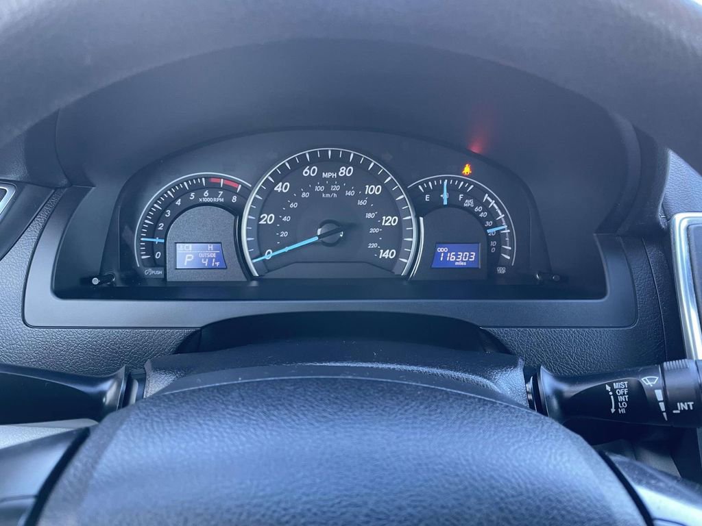 Used 2015 Toyota Camry LE image 34
