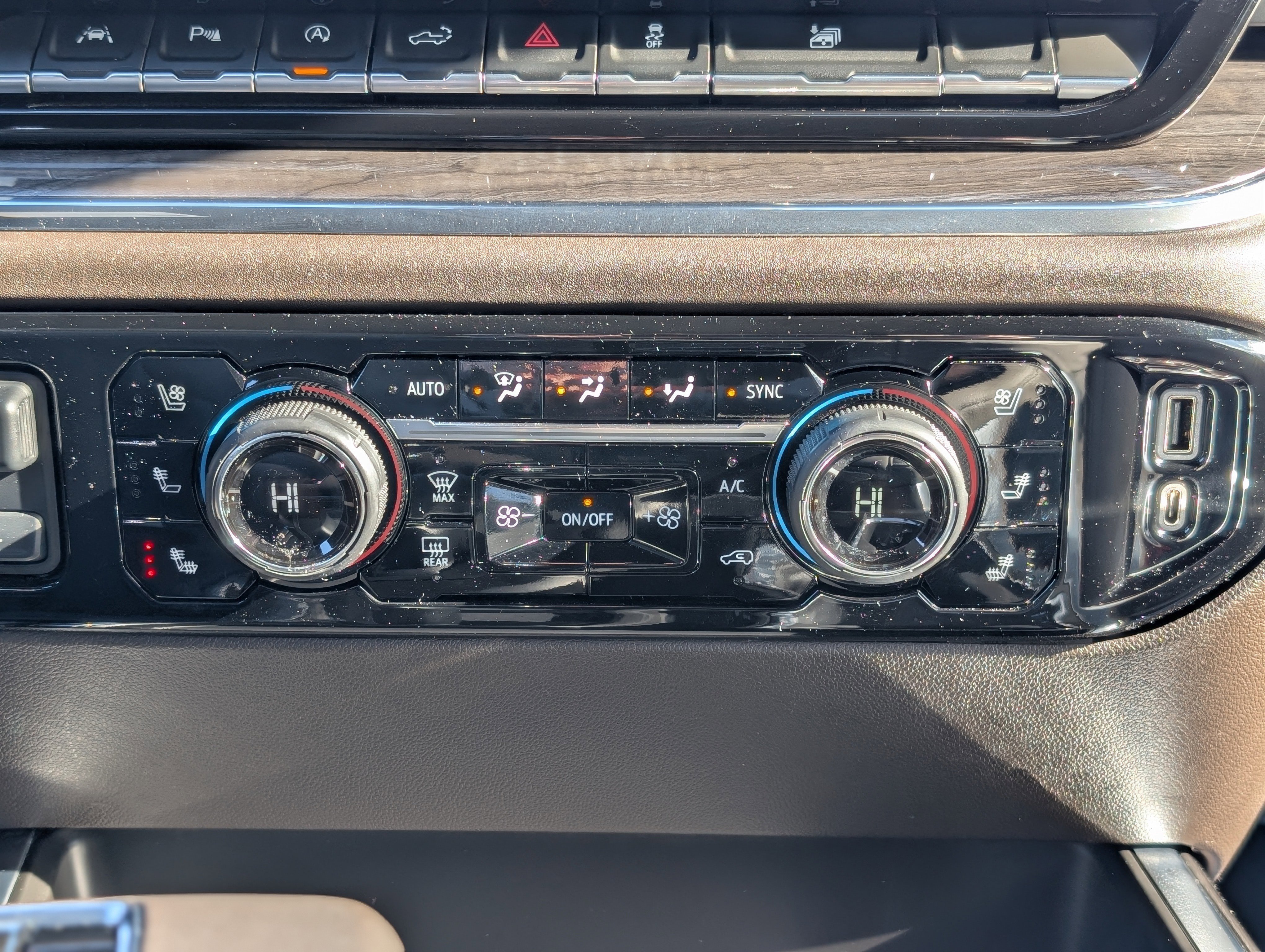 Used 2023 Chevrolet Silverado 1500 LTZ w/ LTZ Convenience Package II image 4