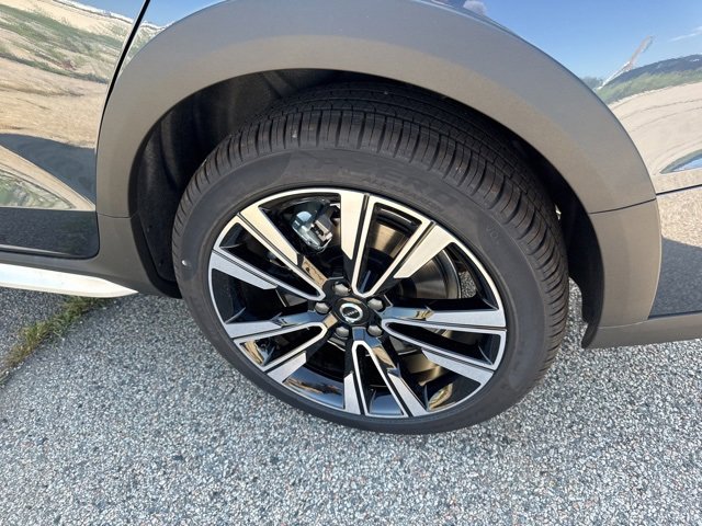 New 2026 Volvo V60 B5 Cross Country Ultra w/ Protection Package Premier image 6