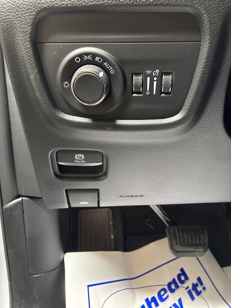 Used 2025 Jeep Grand Cherokee L Altitude image 14