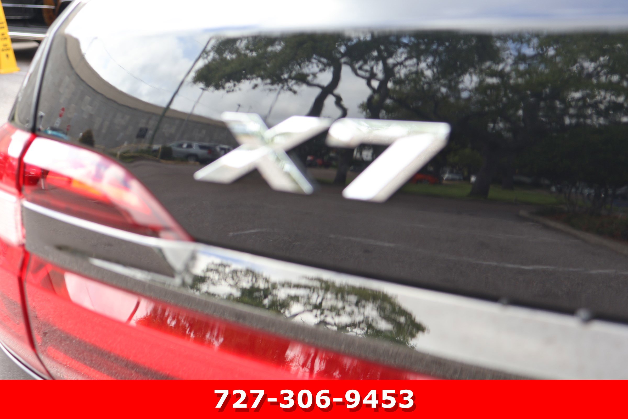Used 2022 BMW X7 xDrive40i w/ M Sport Package AWD/4WD image 9
