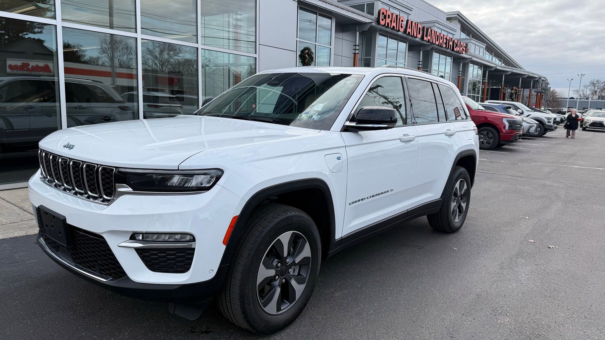 Used 2022 Jeep Grand Cherokee Limited 4xe w/ Luxury Tech Group II image 2