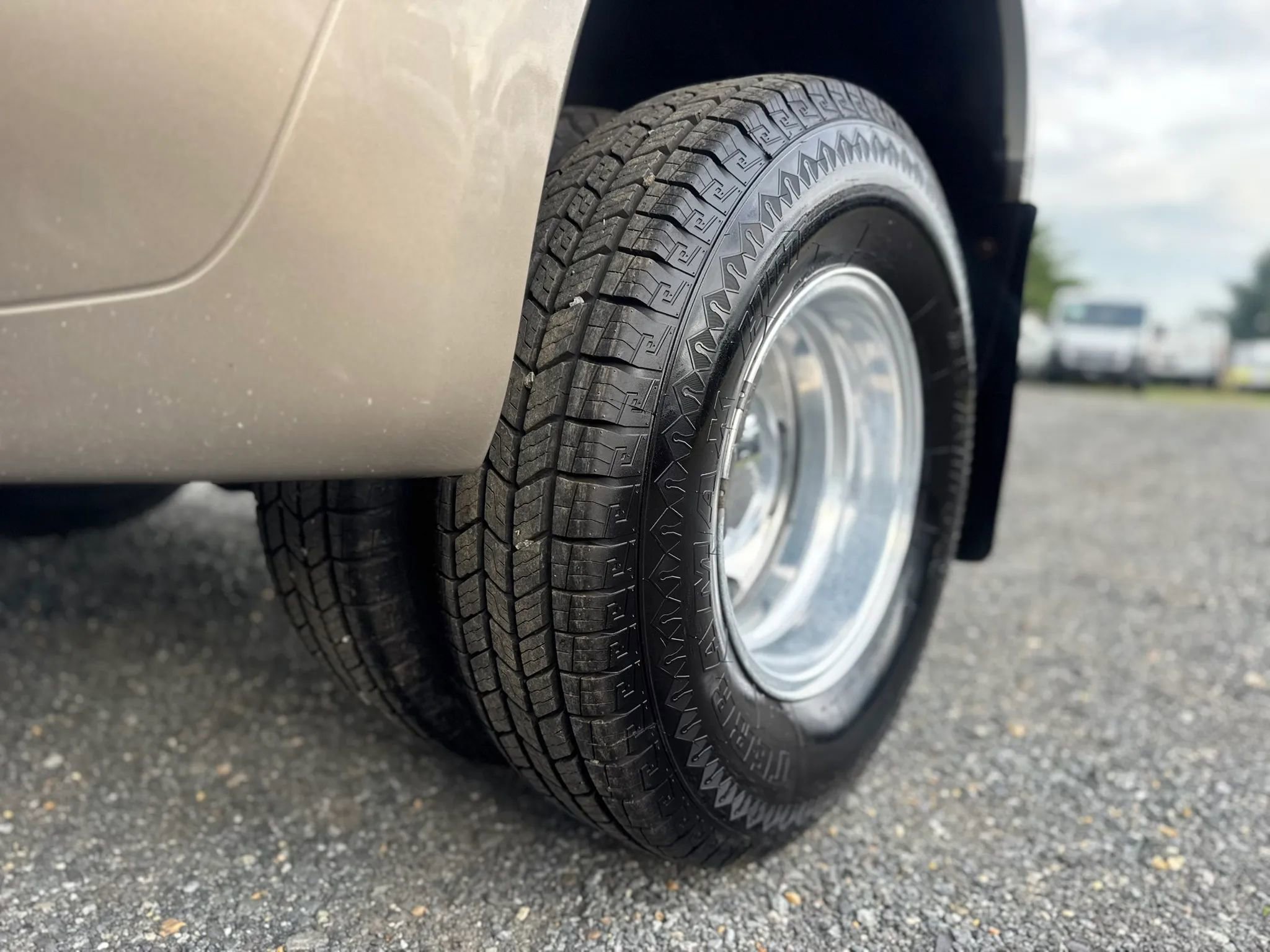 Used 2004 Ford F350 XL image 21