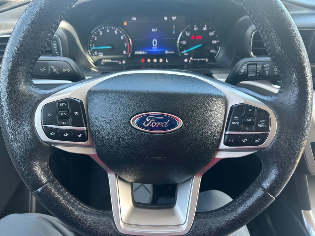 Used 2022 Ford Explorer XLT w/ Equipment Group 202A image 9