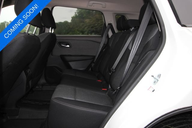 Used 2023 Nissan Rogue SV FWD image 4