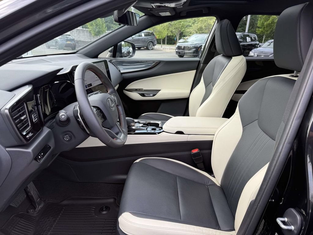 Used 2024 Lexus NX 350h AWD image 14