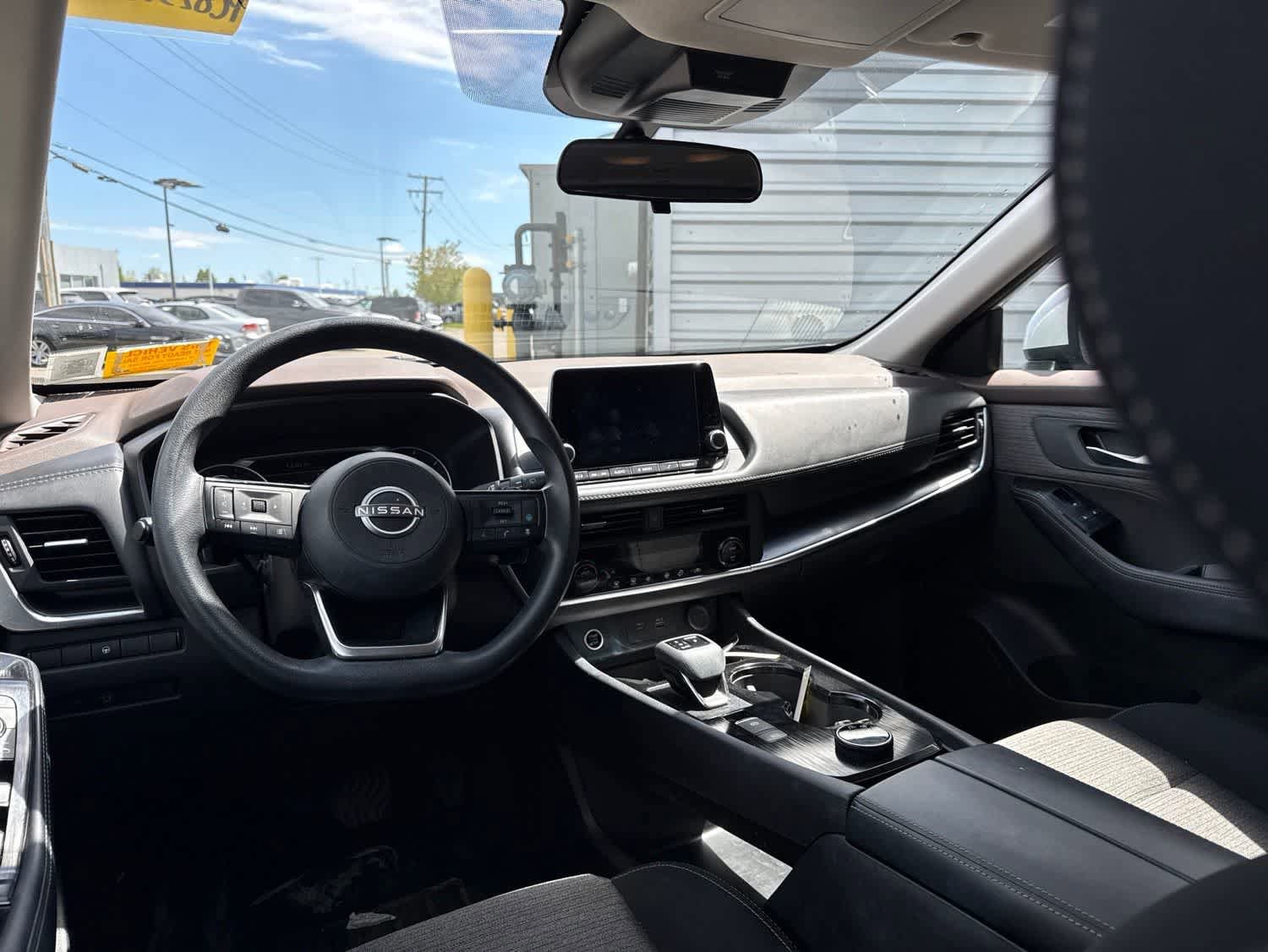 Used 2023 Nissan Rogue SV AWD/4WD image 9