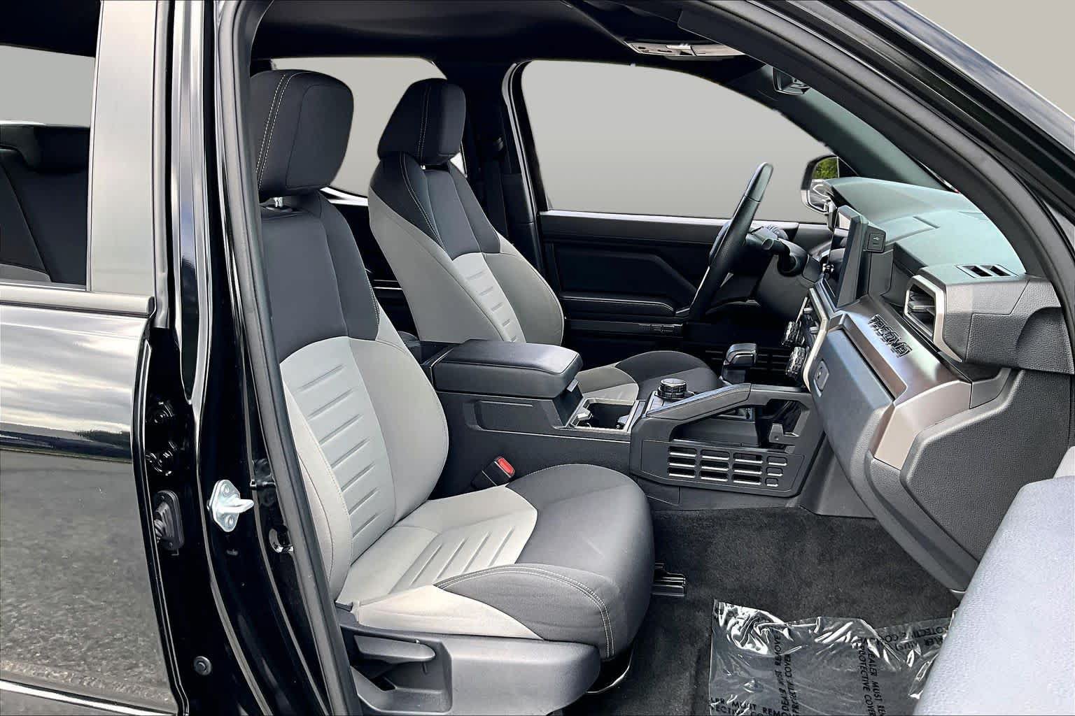 Used 2024 Toyota Tacoma TRD Sport AWD/4WD image 9